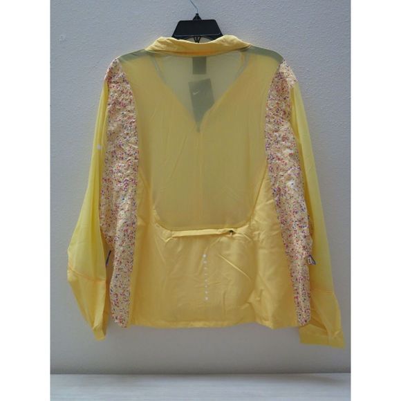 Nike CU8416-795 Women's Sz 1X Yellow Icon Clash Lightweight Packable Jacket $90+ - Picture 7 of 10